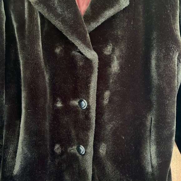 Fur coat. - Picture 2 of 11